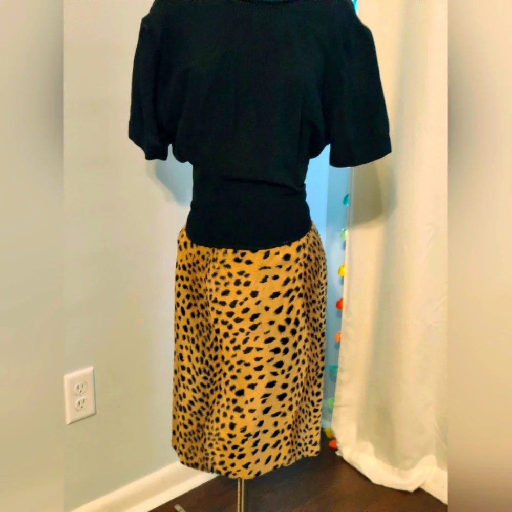 Oscar de la Renta leopard animal print faux fur mini skirt luxury look feel 90s